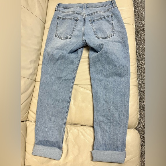 Old Navy Mid-Rise Wow Boyfriend Straight Jeans 2 - Picture 5 of 6